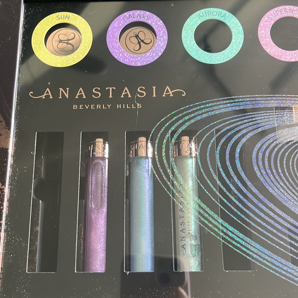 Anastasia Beauty Products - Picture 5 of 5